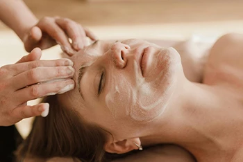 Natural Aesthetic - Custom Facials